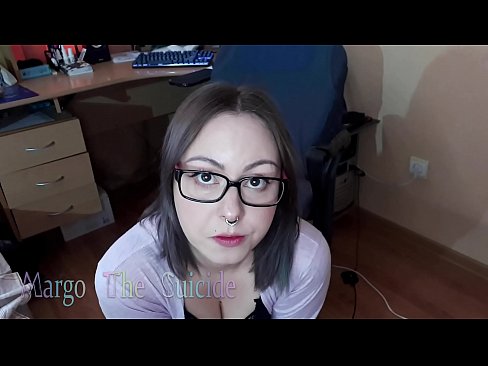 ❤️ Kynþokkafull stelpa með gleraugu sýgur dildó djúpt á myndavélinni ❤ Klám á is.flvporn.ru ❌