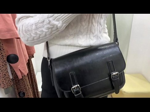 ❤️ Almenn sjálfsfróun ungrar tíkar FeralBerry með dildó í mátunarklefa ❤ Klám á is.flvporn.ru ❌
