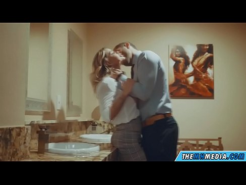 ❤️ Þegar busty ljóska tælir þig á almenningssalerni ❤ Klám á is.flvporn.ru ❌
